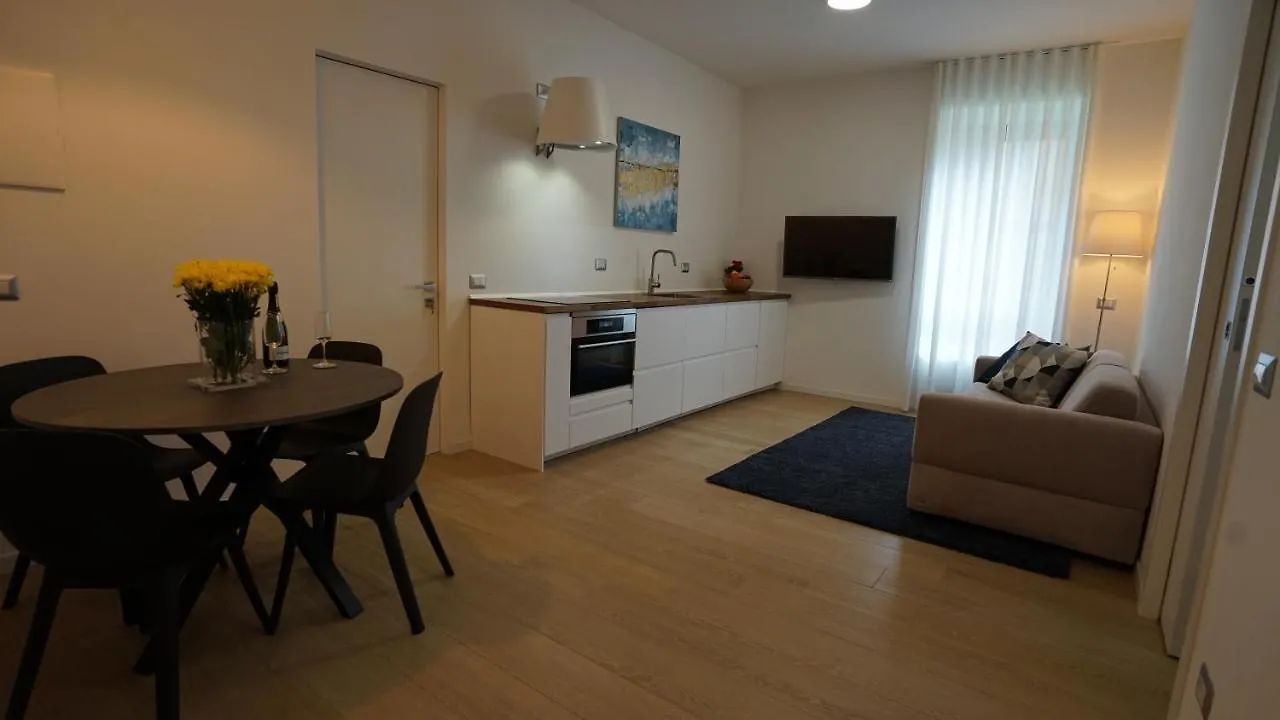 Danae Home Milão Itália